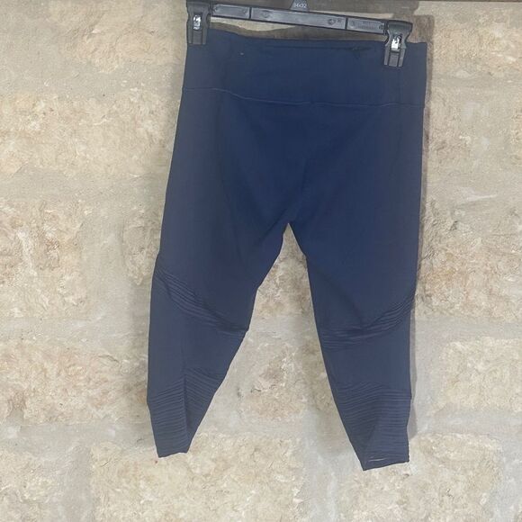 Adidas Purple Crop Legging XS. New Condition - Picture 4 of 5
